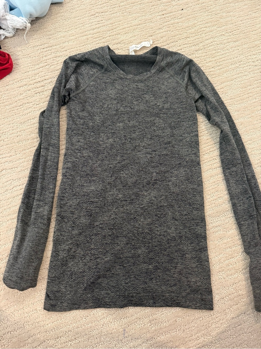 Lululemon Heather grey swiftly tech long sleeve size 4